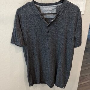 Banana Republic Factory Men's Dark Charcoal Henley Short-Sleeve Shirt